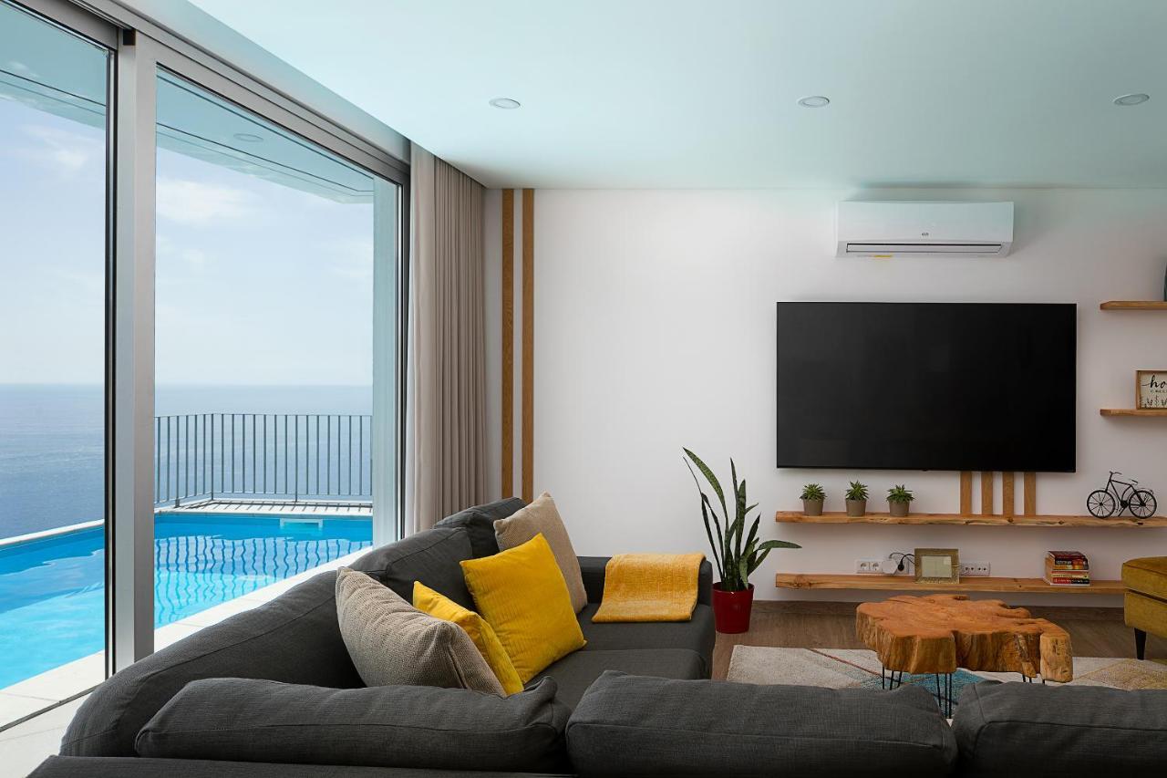 Peak A Boo Private Heated Pool And Private Parking Villa Câmara de Lobos Exterior foto